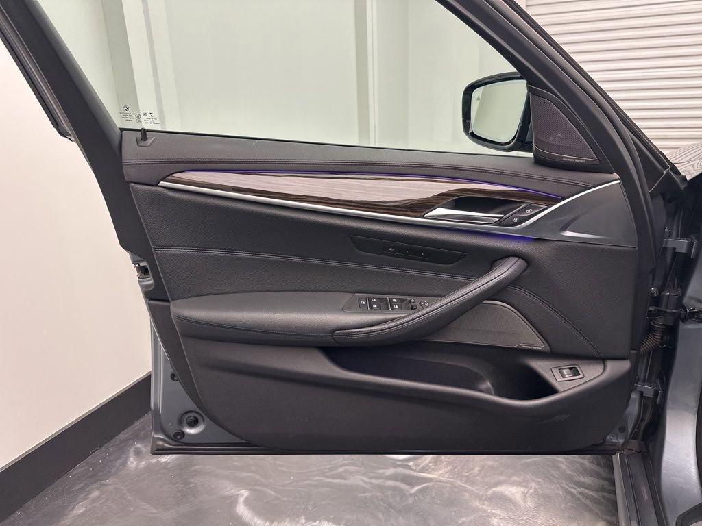 Used 2020 BMW 540i xDrive w/ M Sport Package image 15