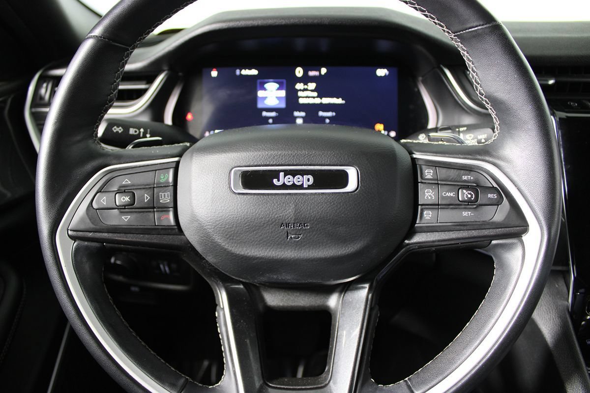 Used 2022 Jeep Grand Cherokee Altitude RWD image 17