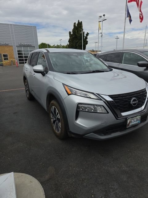 Used 2023 Nissan Rogue SV AWD/4WD image 9