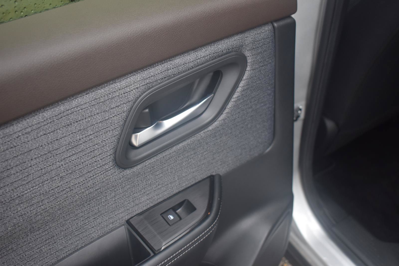 Used 2023 Nissan Rogue SV FWD image 42
