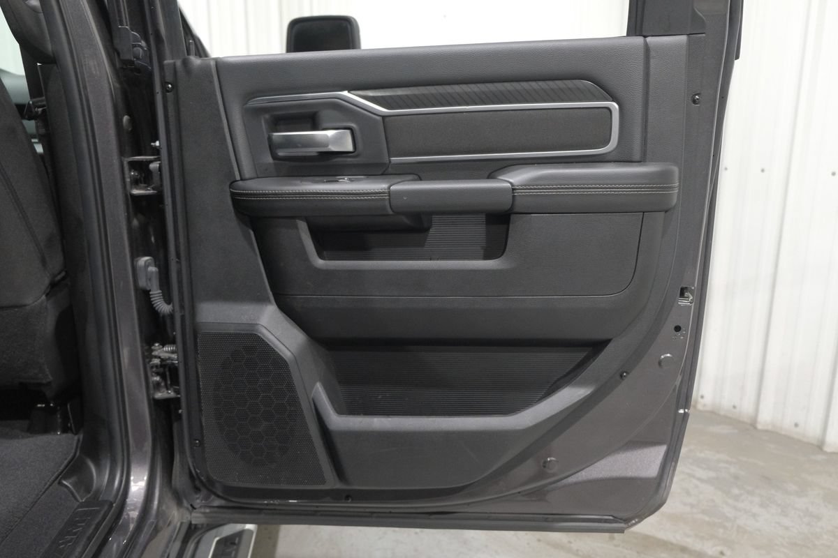 Used 2025 RAM 2500 Big Horn AWD/4WD image 45