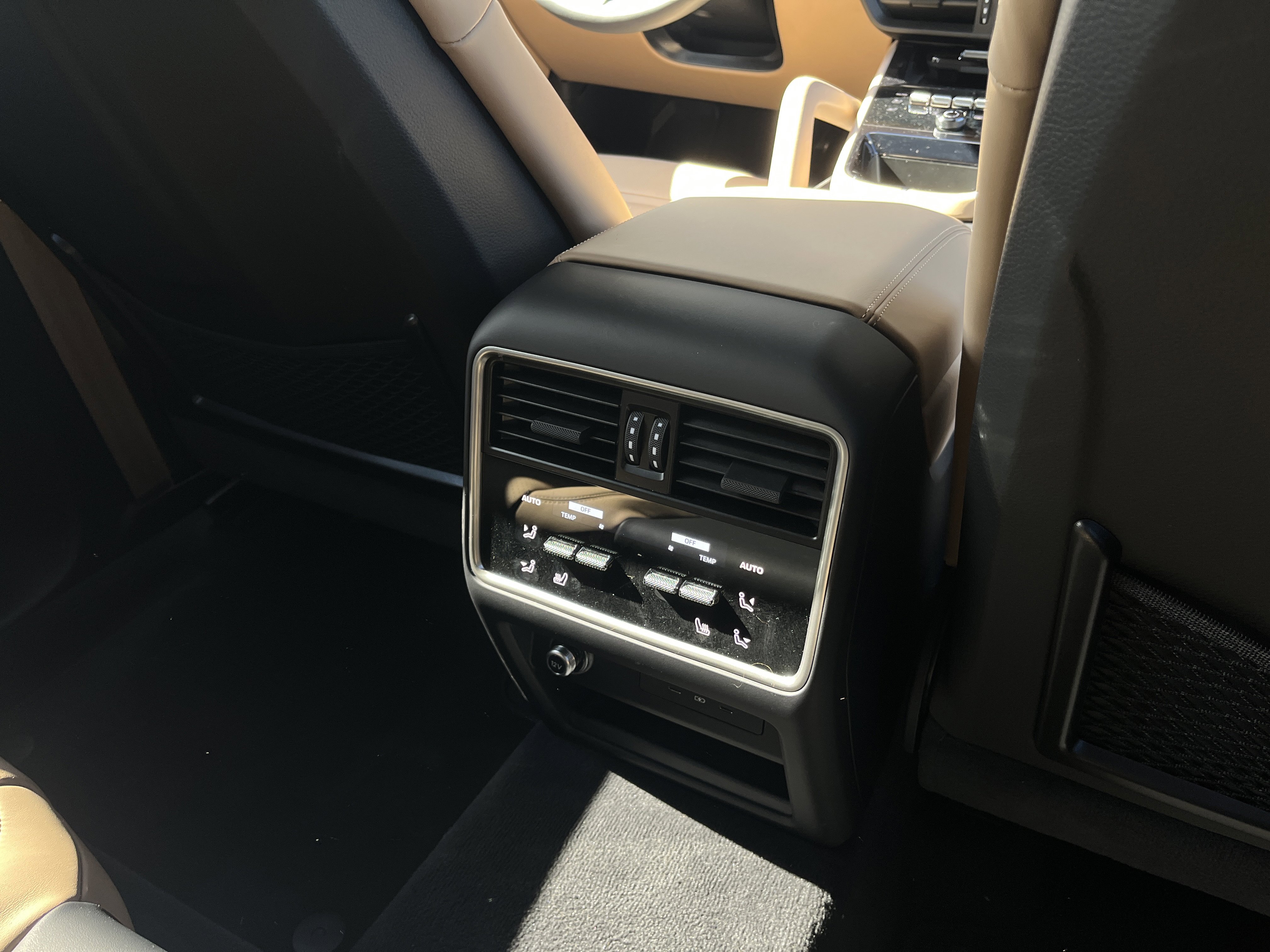 Certified 2025 Porsche Cayenne image 25