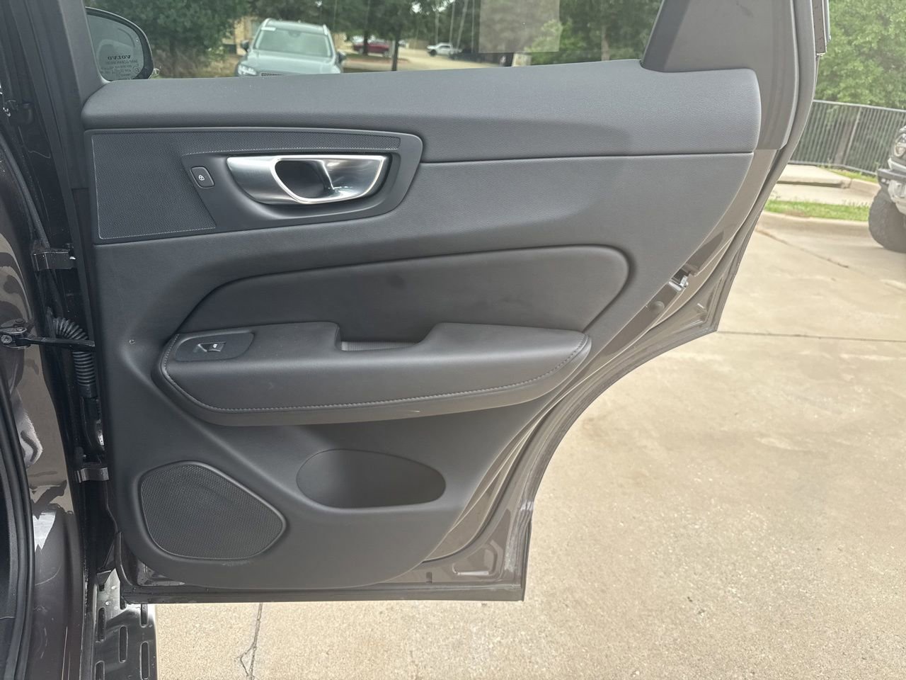 Used 2024 Volvo XC60 B5 Plus w/ Protection Package Premier AWD/4WD image 15