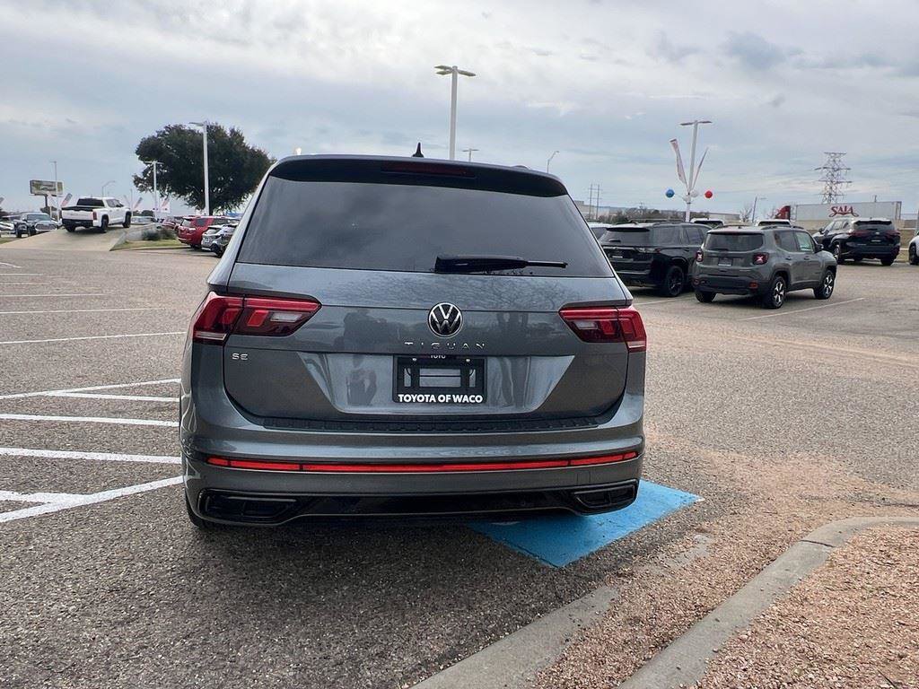 Used 2024 Volkswagen Tiguan SE R-Line image 4