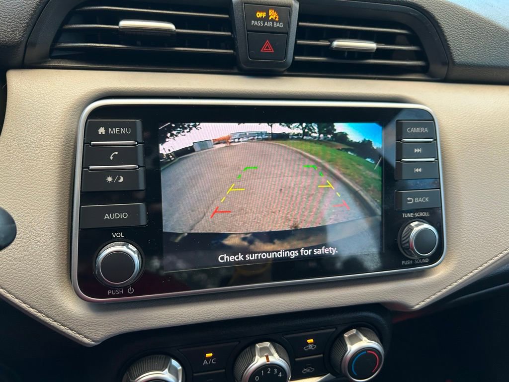 Used 2022 Nissan Versa SV FWD image 23