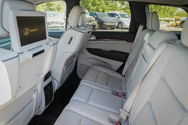 Used 2021 Jeep Grand Cherokee Summit image 28