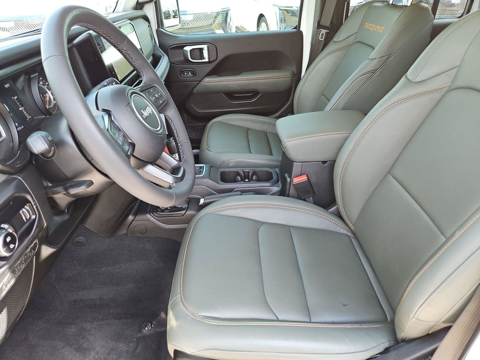 Used 2025 Jeep Gladiator Mojave w/ Safety Group AWD/4WD image 10