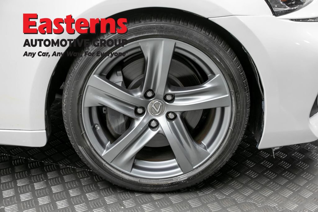 Used 2018 Lexus IS 300 AWD image 31