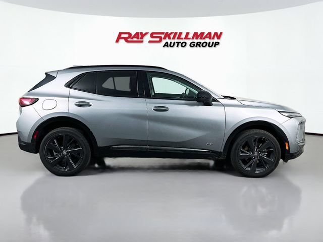 Used 2025 Buick Envision Sport Touring AWD/4WD image 8