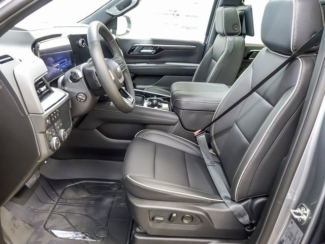 New 2026 Chevrolet Suburban Premier image 8