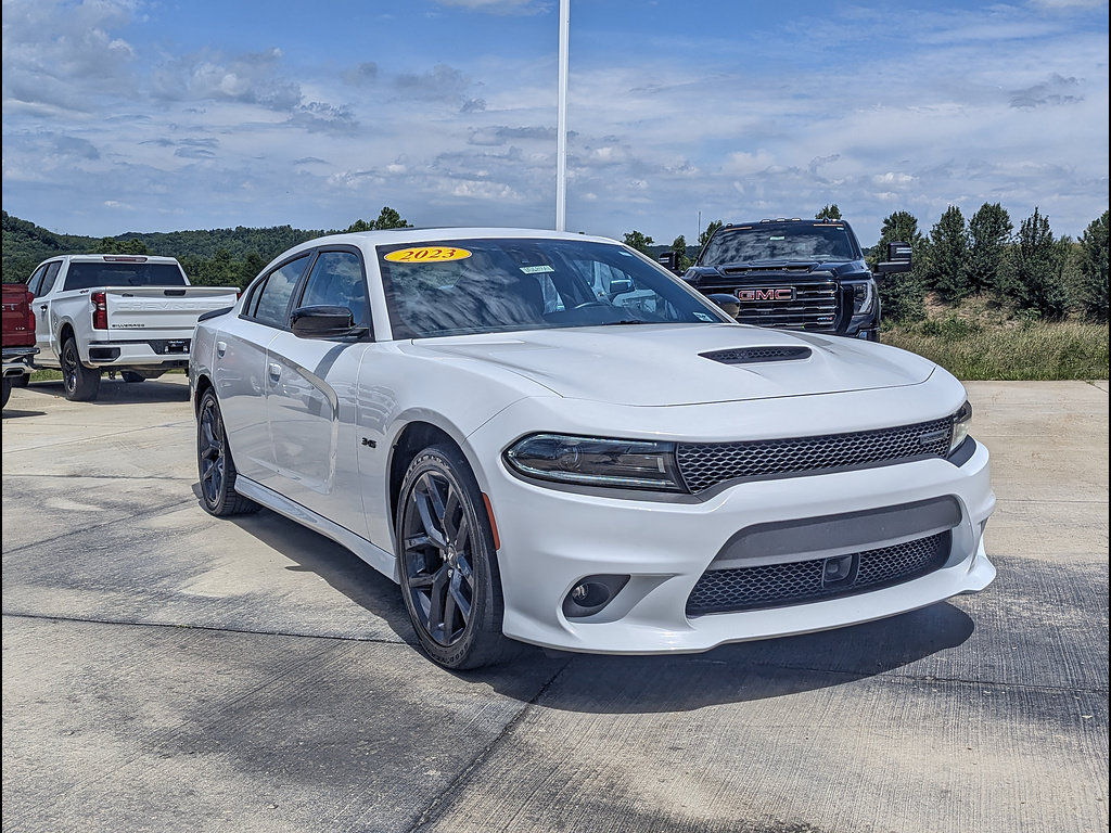 Used 2023 Dodge Charger R/T w/ Plus Group RWD image 5