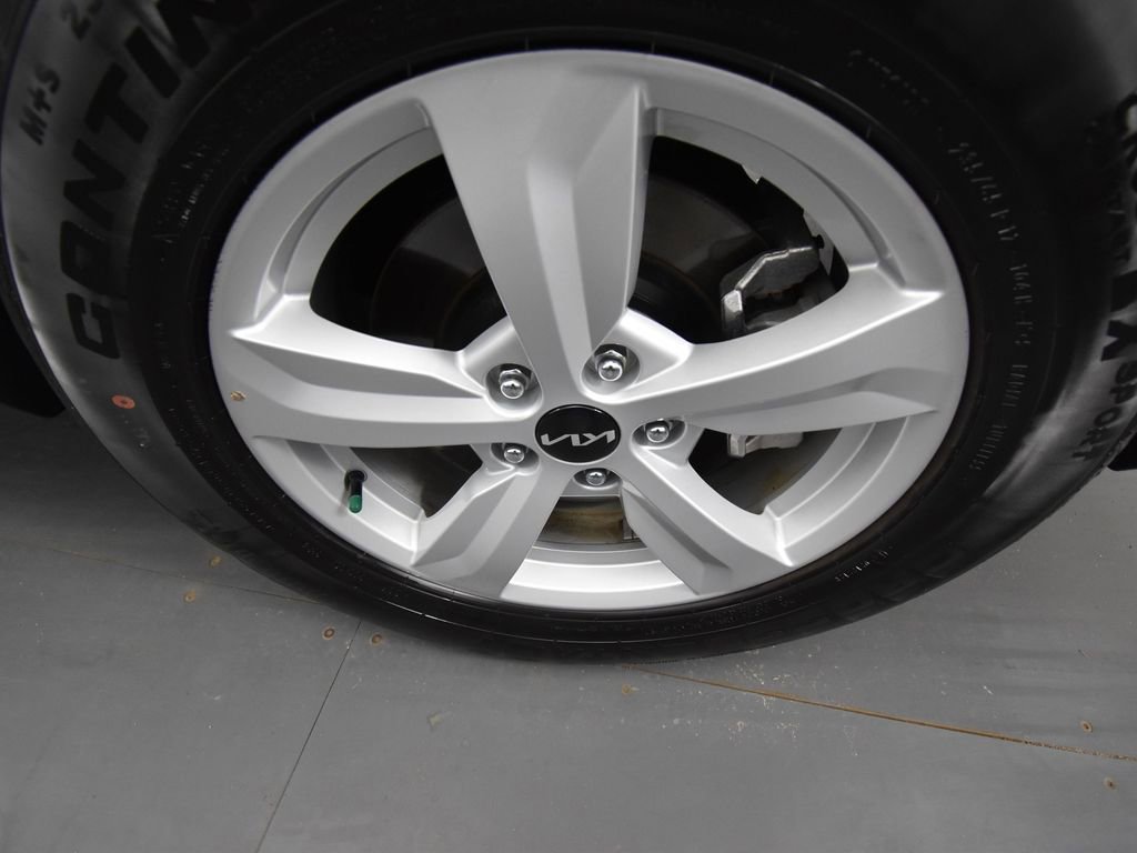 New 2025 Kia Sorento LX FWD image 9