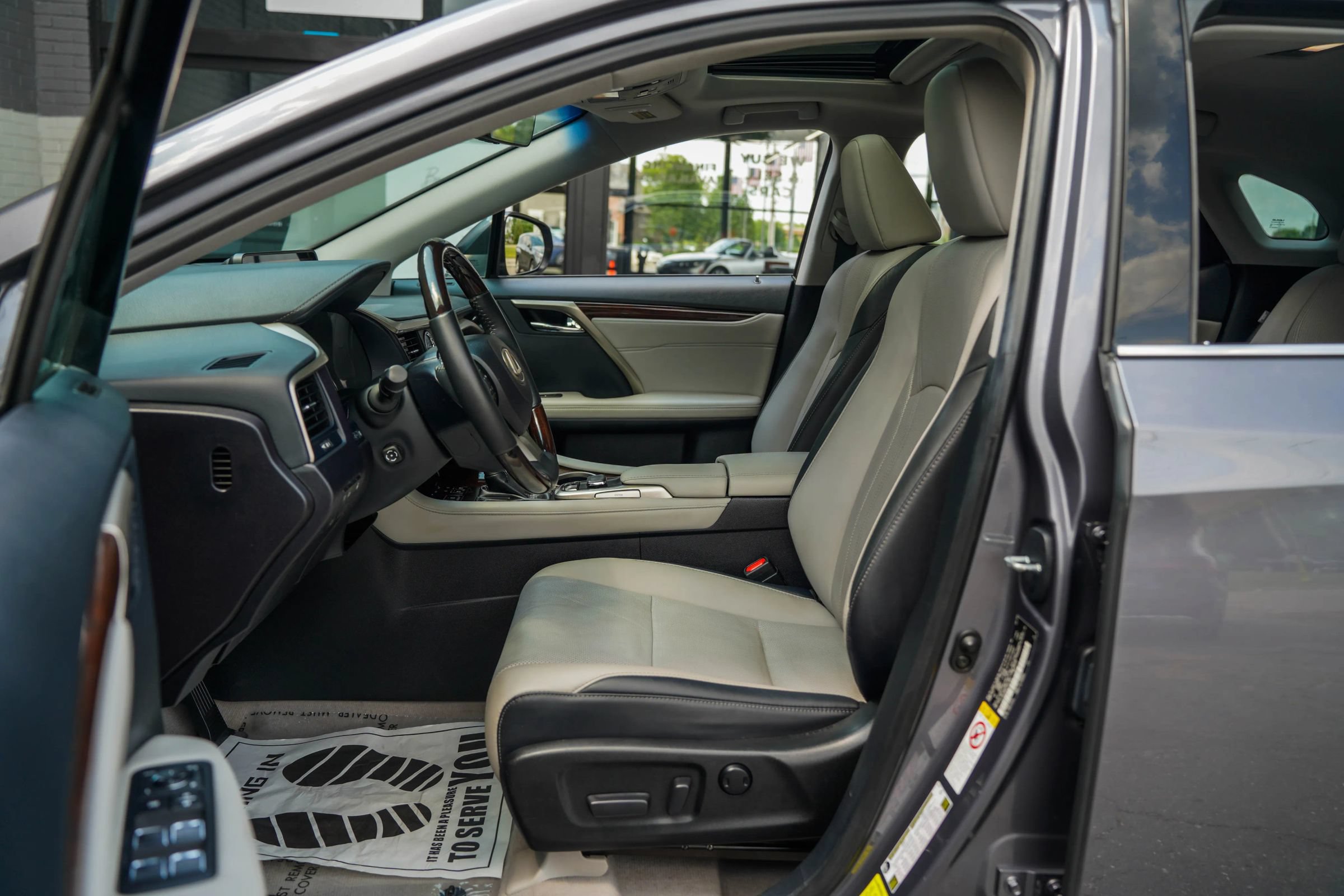 Used 2018 Lexus RX 450h AWD w/ Premium Package image 11