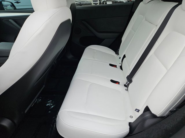 Used 2025 Tesla Model Y Long Range AWD/4WD image 9