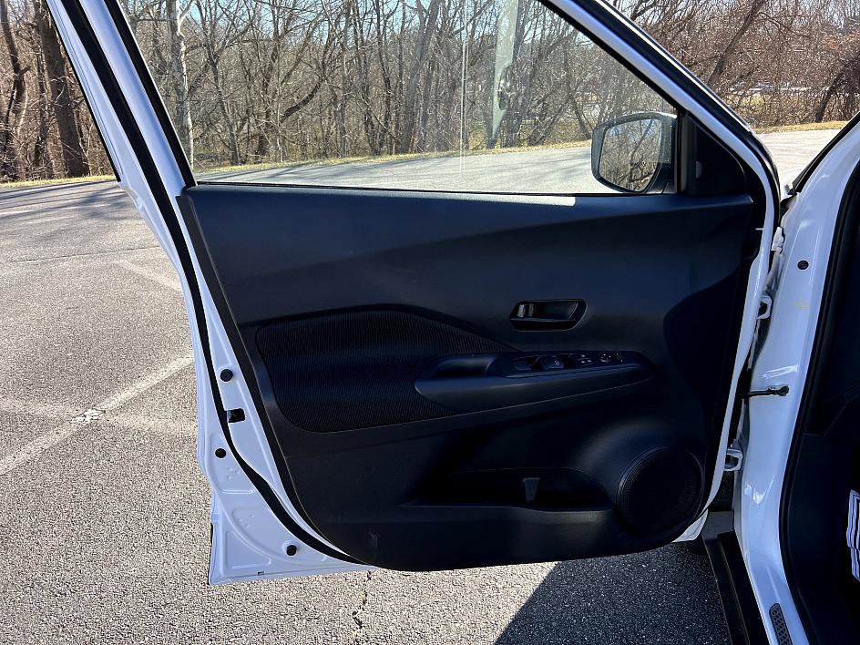 New 2025 Nissan Kicks Play S image 9