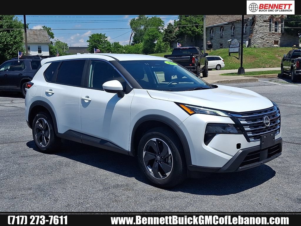 Used 2025 Nissan Rogue SV AWD/4WD image 1