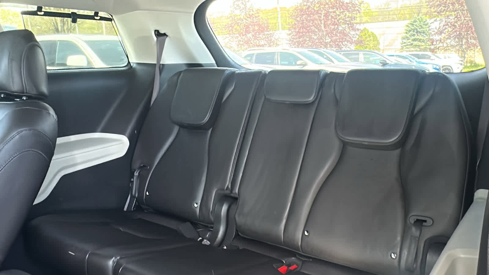 Used 2024 Kia Carnival EX FWD image 29