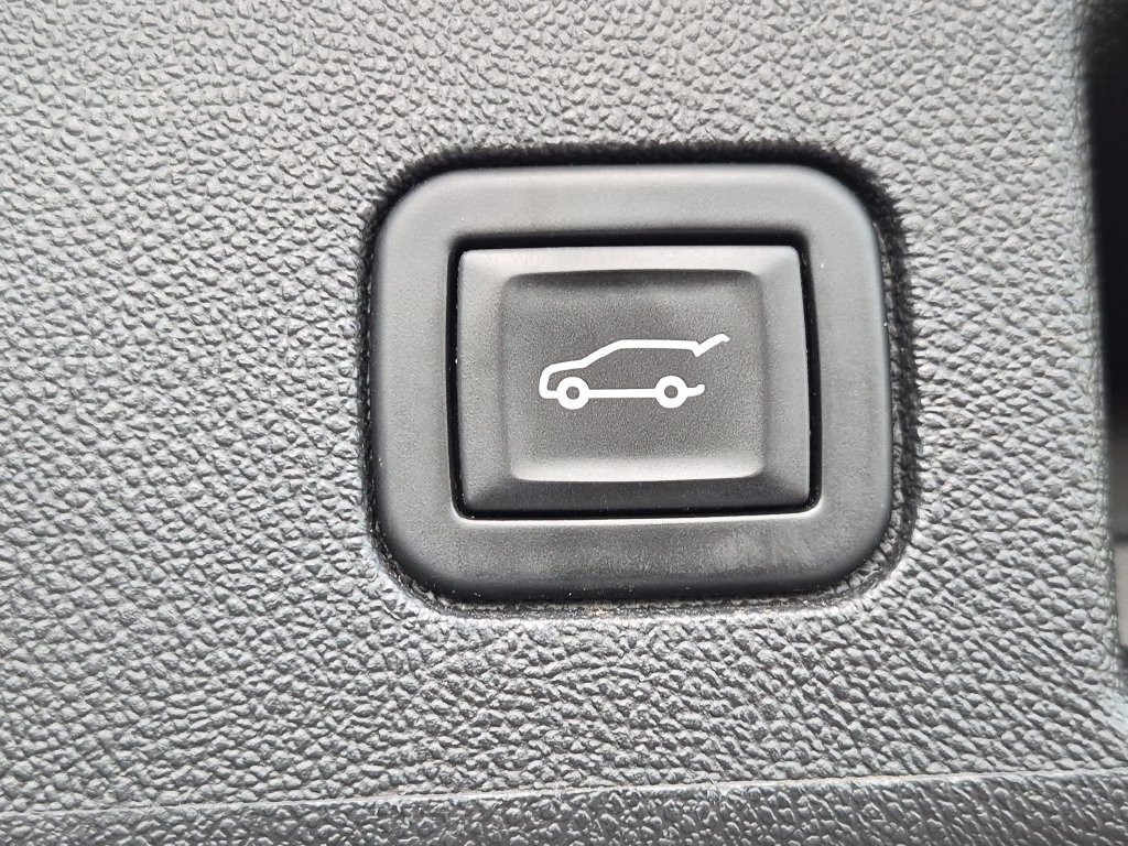 Used 2023 Chevrolet Equinox RS FWD image 27