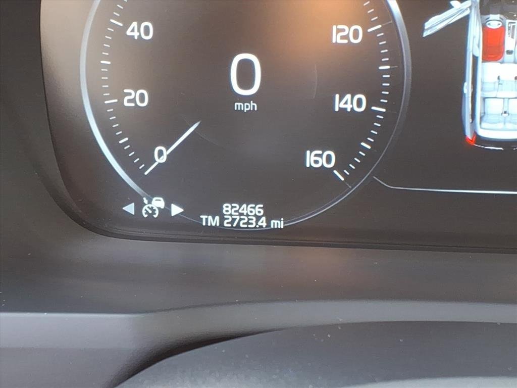 Used 2022 Volvo XC90 T6 Momentum w/ Advanced Package image 22