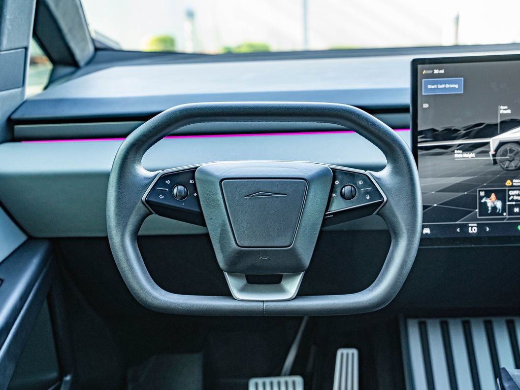 Used 2024 Tesla Cybertruck AWD Crew Cab image 20
