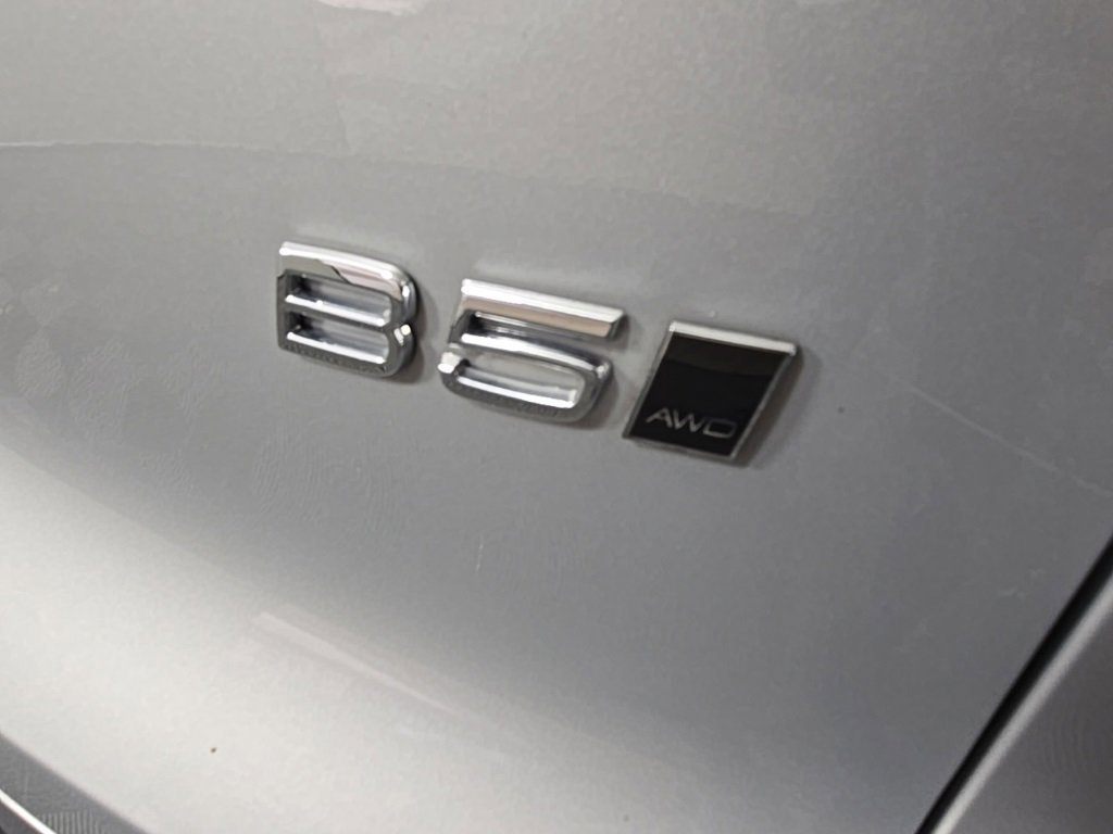 Certified 2023 Volvo XC40 B5 Plus w/ Driver Assist Package image 10