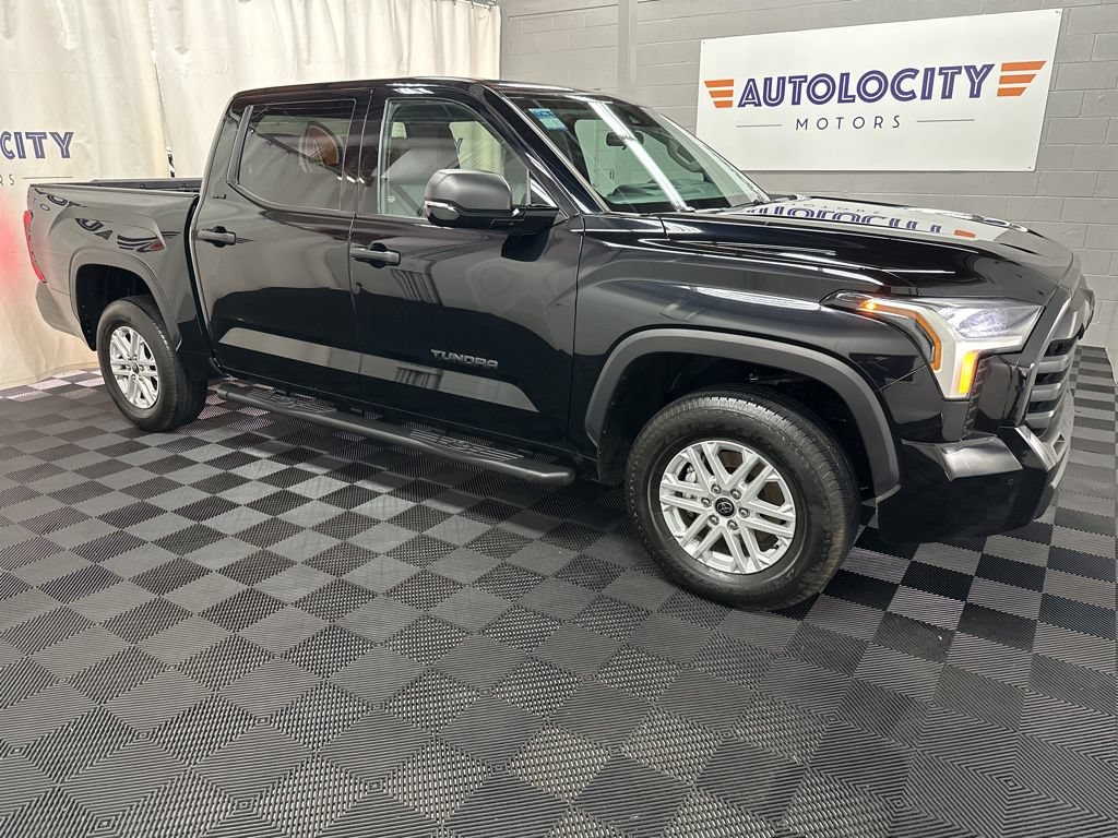 Used 2024 Toyota Tundra SR5 w/ SR5 Convenience Package AWD/4WD image 4