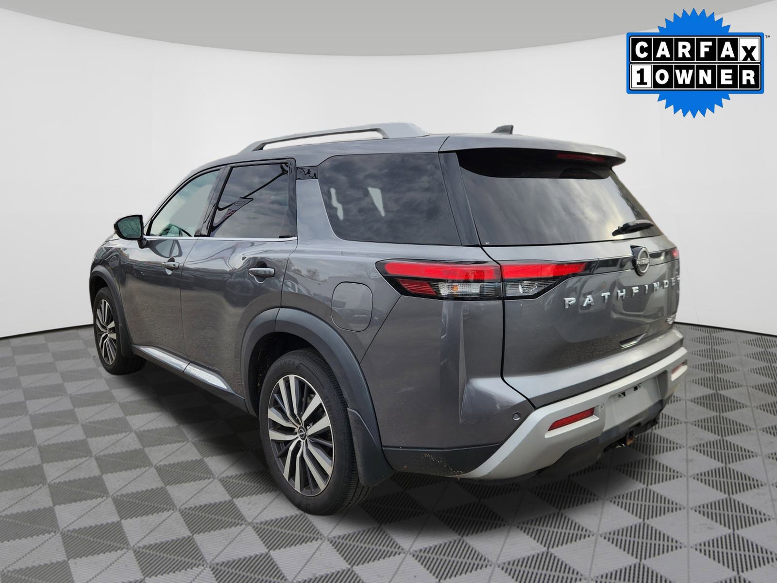 Certified 2022 Nissan Pathfinder Platinum image 3