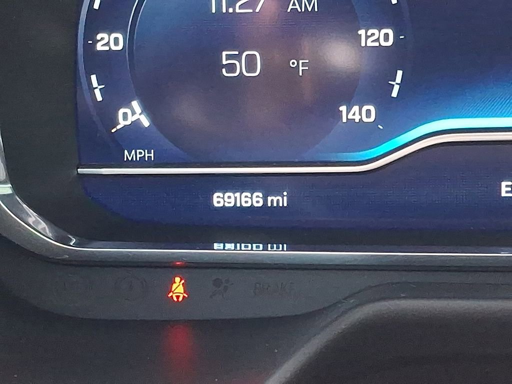 Used 2023 Chevrolet Suburban LT w/ Luxury Package image 21