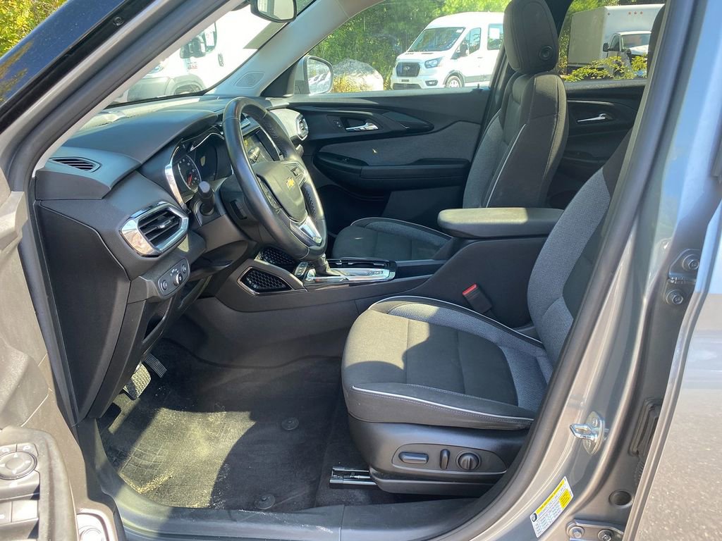 Used 2023 Chevrolet TrailBlazer LT w/ Sun and Liftgate Package image 12