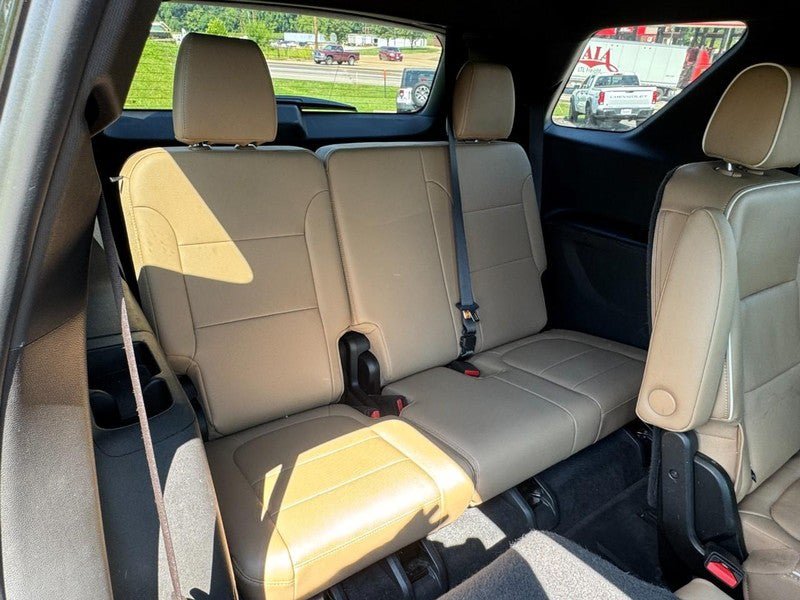 Used 2023 Chevrolet Traverse Premier w/ LPO, Floor Liner Package AWD/4WD image 11