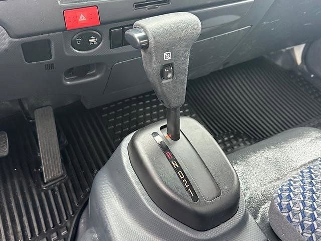 Used 2023 Chevrolet Low Cab Forward 5500XD RWD image 17