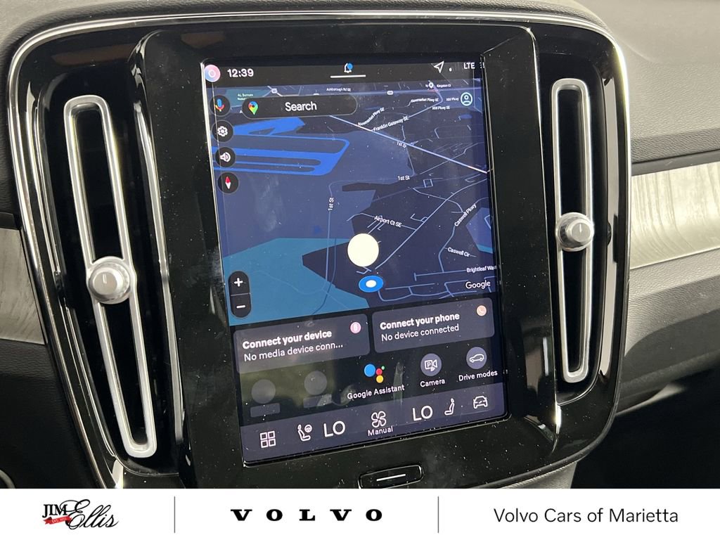 New 2026 Volvo XC40 B5 Core w/ Climate Package image 17