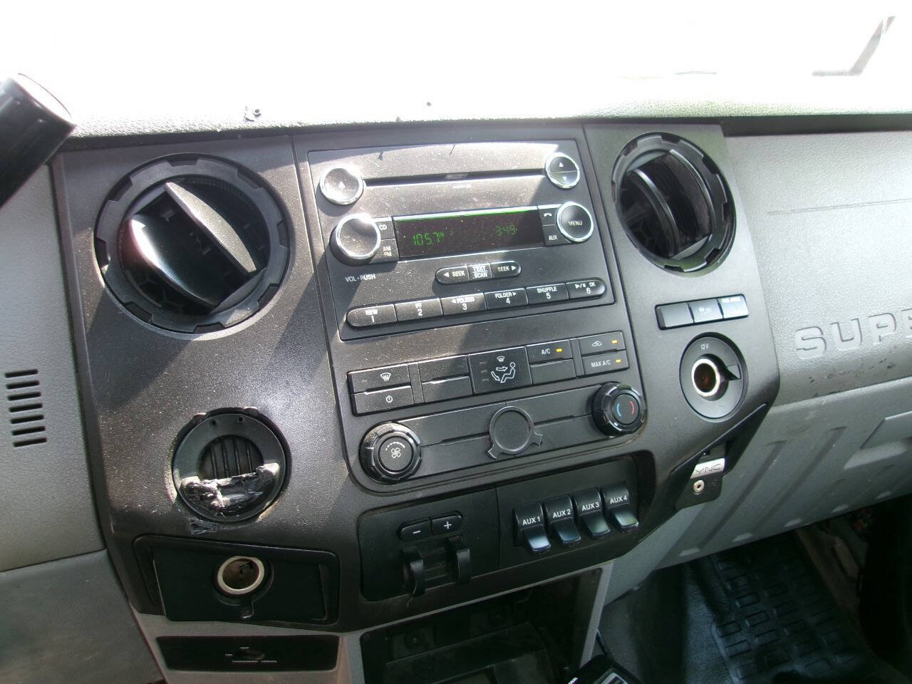 Used 2015 Ford F250 XL w/ Camper Package AWD/4WD image 21