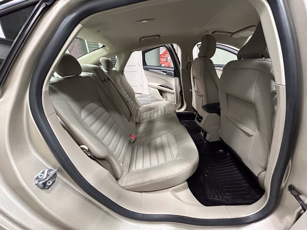 Used 2017 Ford Fusion SE FWD image 41