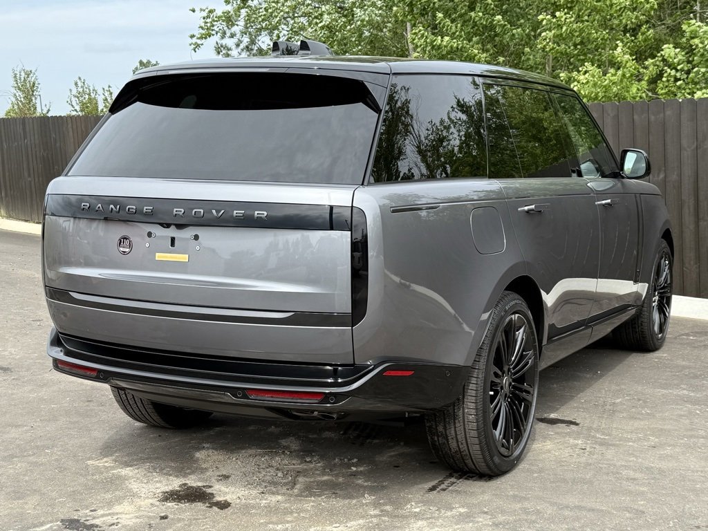 New 2025 Land Rover Range Rover Long Wheelbase SE image 6