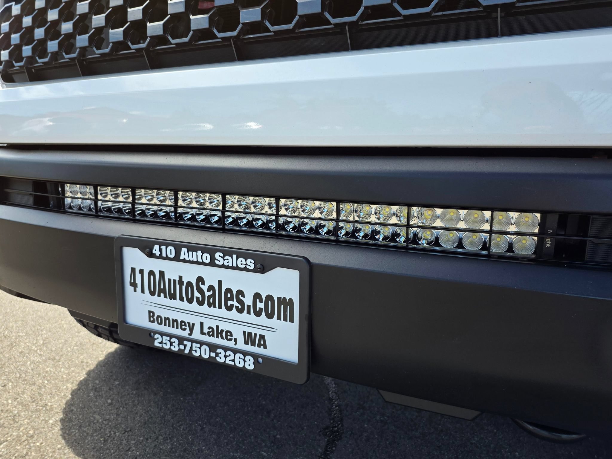 Used 2018 Toyota Tundra Limited w/ Limited Premium Package AWD/4WD image 10