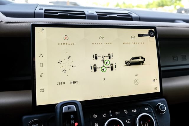 New 2026 Land Rover Defender 110 V8 AWD/4WD image 40