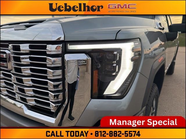 Used 2024 GMC Sierra 3500 Denali w/ Denali Reserve Package AWD/4WD image 13