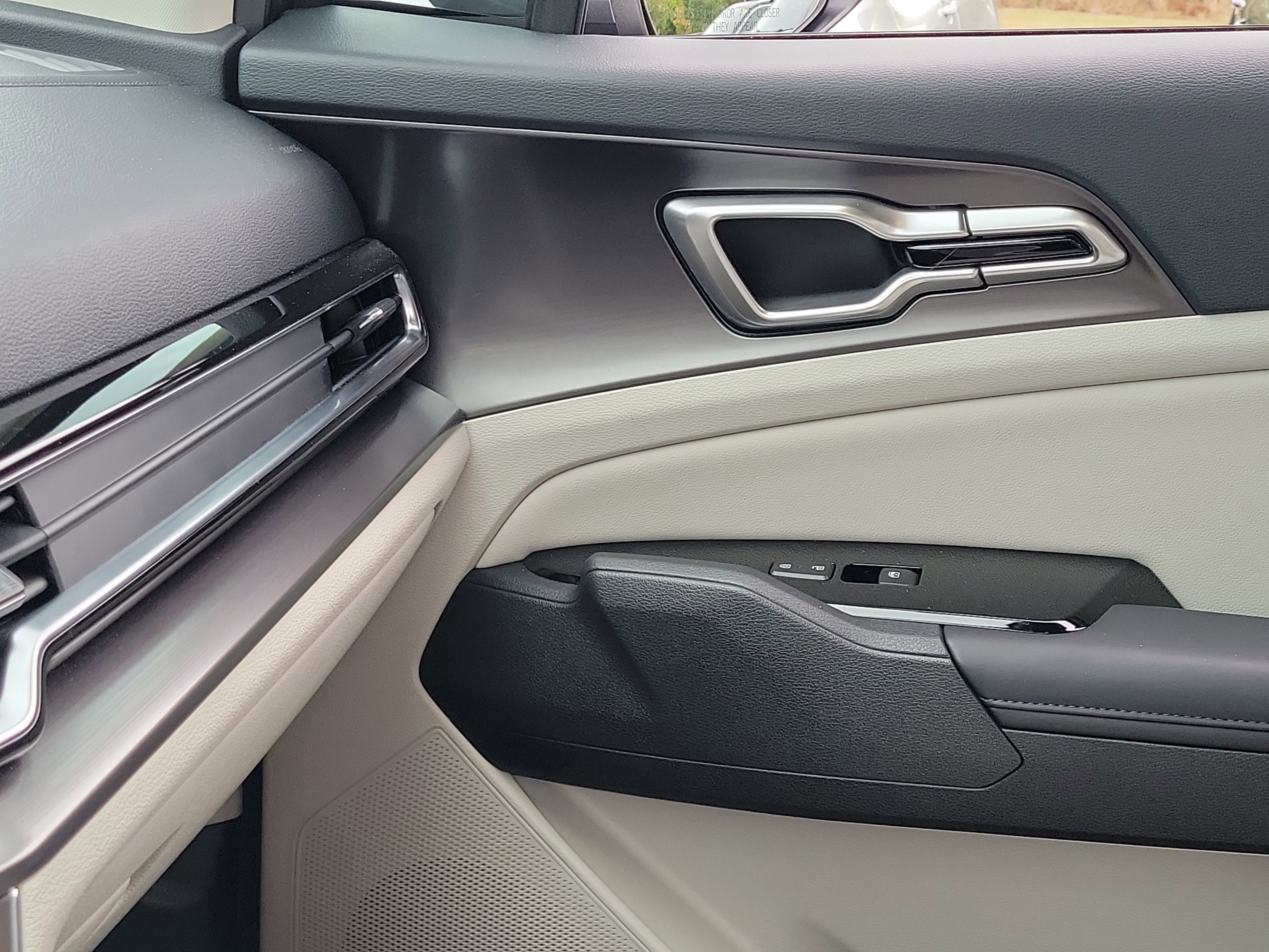 Used 2023 Kia Sportage EX image 29