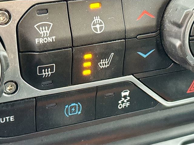 Used 2022 Jeep Wrangler Unlimited Sahara w/ Cold Weather Group image 19