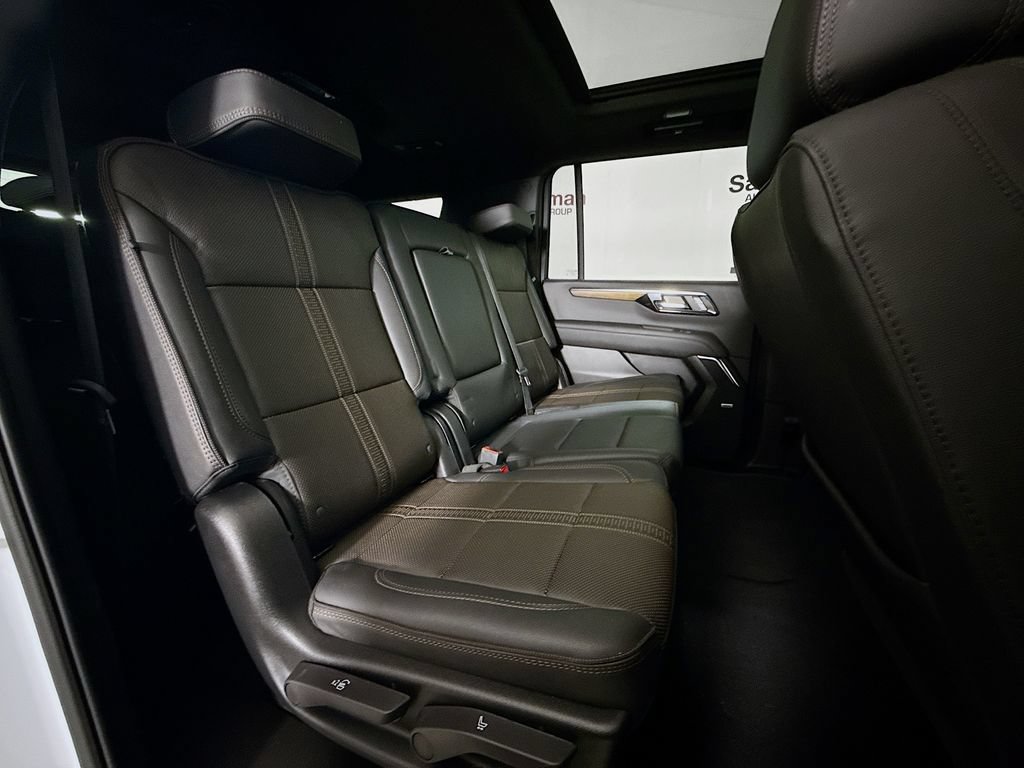 Used 2026 Chevrolet Suburban High Country w/ Sun And Tow Package AWD/4WD image 31