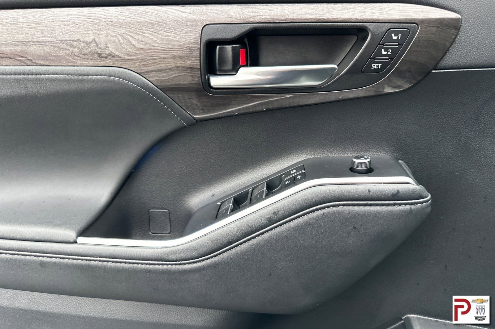 Used 2022 Toyota Highlander Limited image 11