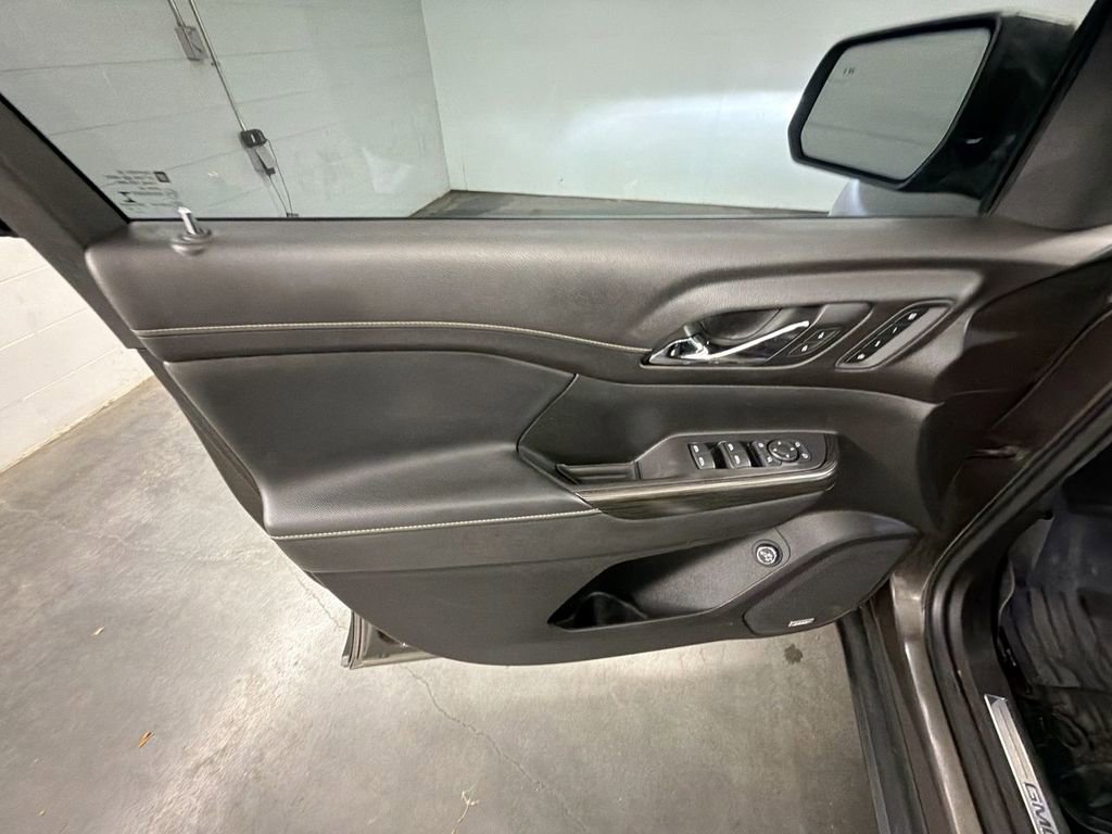 Used 2020 GMC Acadia SLT w/ Premium Package image 22