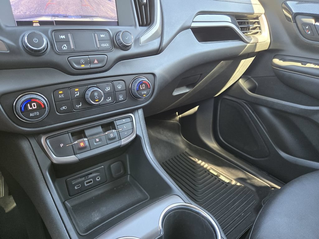 Used 2022 GMC Terrain AT4 AWD/4WD image 14
