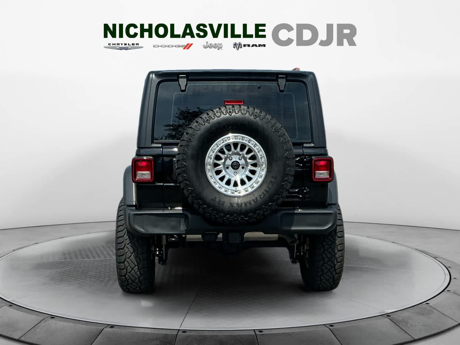 Used 2025 Jeep Wrangler Unlimited Sport AWD/4WD image 4