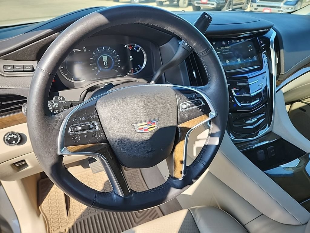 Certified 2018 Cadillac Escalade Premium Luxury AWD/4WD image 10