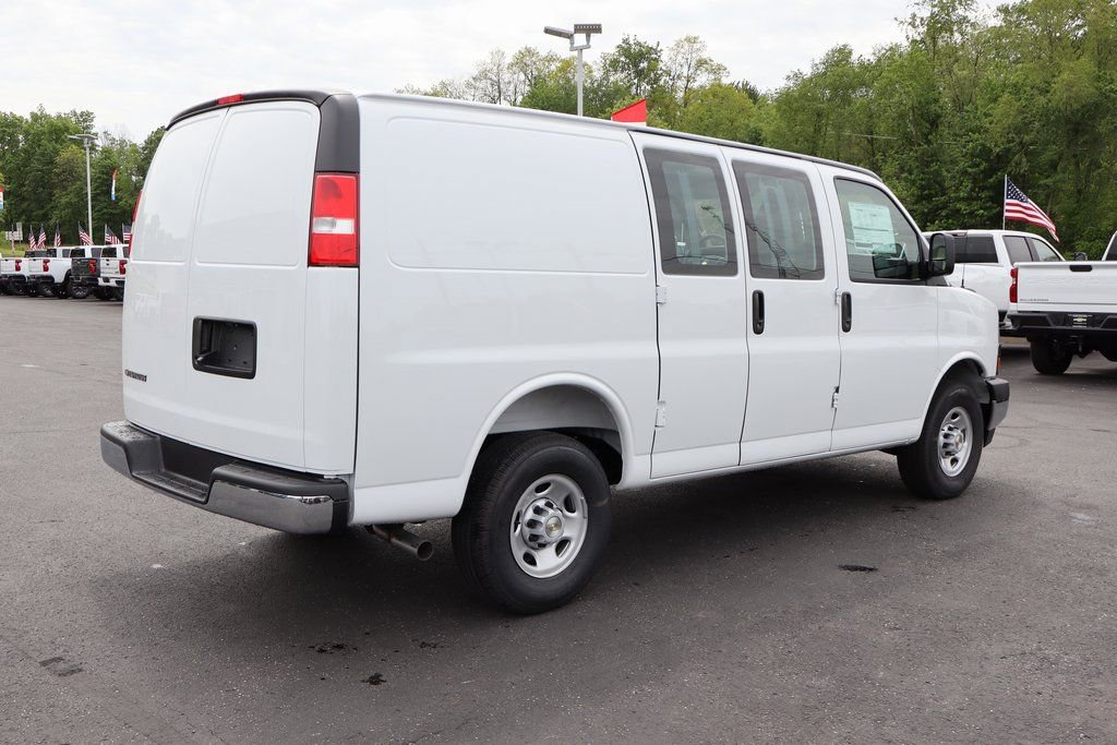 New 2025 Chevrolet Express 3500 w/ Chrome Appearance Package RWD image 21