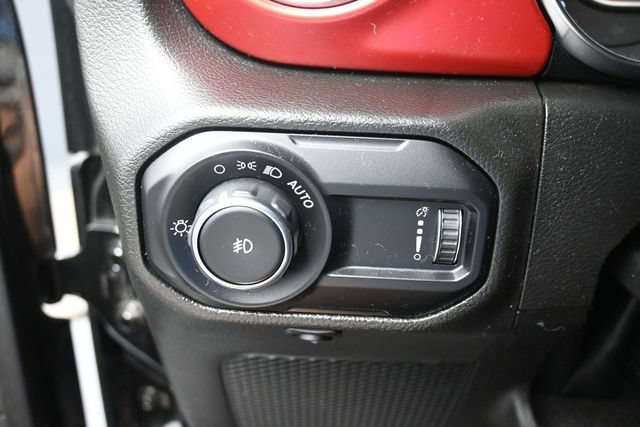 Used 2023 Jeep Wrangler Unlimited Rubicon AWD/4WD image 17