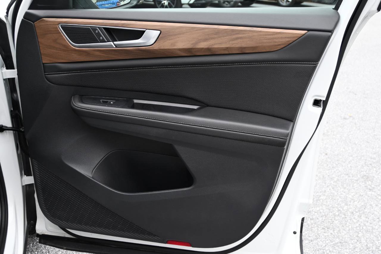 Used 2024 Volkswagen Atlas SE image 27