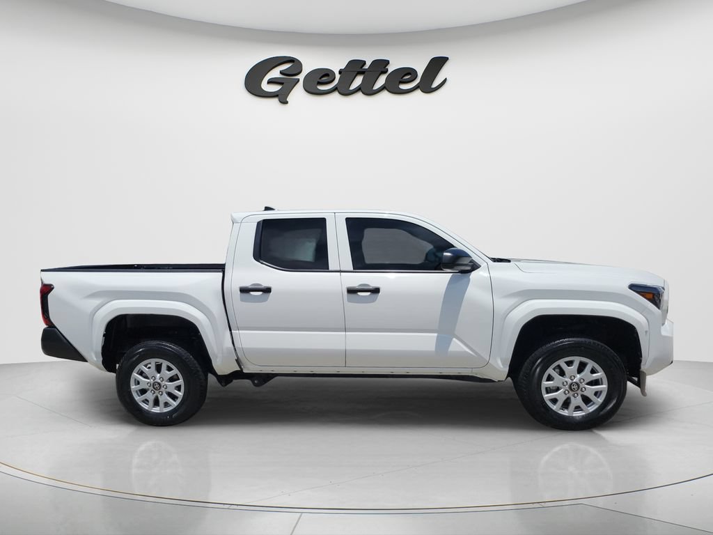 Certified 2024 Toyota Tacoma SR AWD/4WD image 4